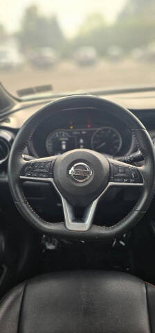 2019 Nissan Kicks SR