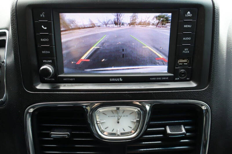 2013 Chrysler Town and Country Touring