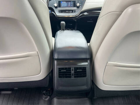 2013 Toyota Avalon Hybrid XLE Touring