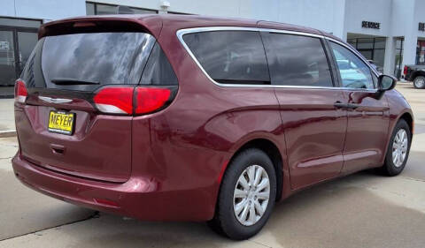2020 Chrysler Voyager L