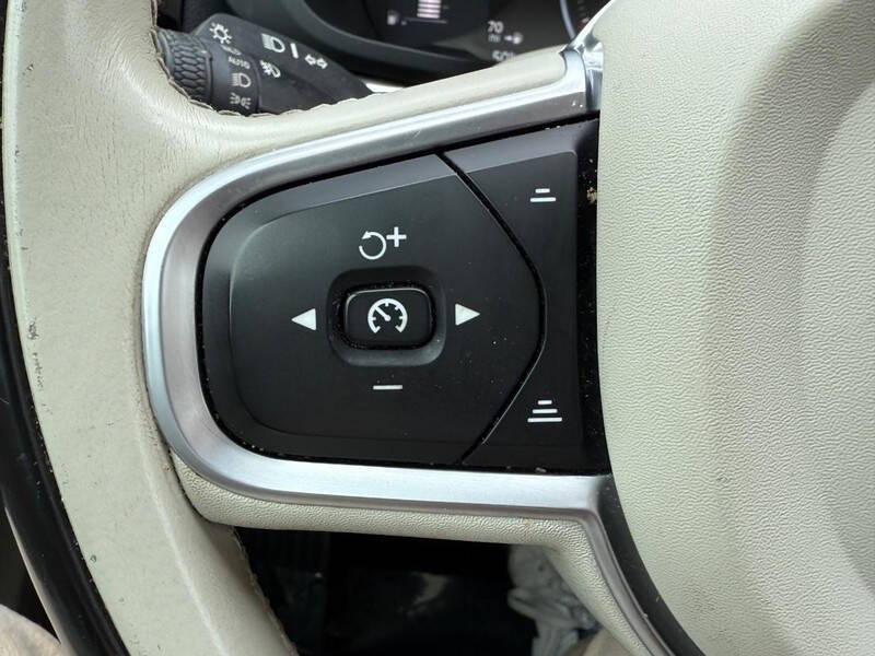 2019 Volvo XC60 T6 Momentum