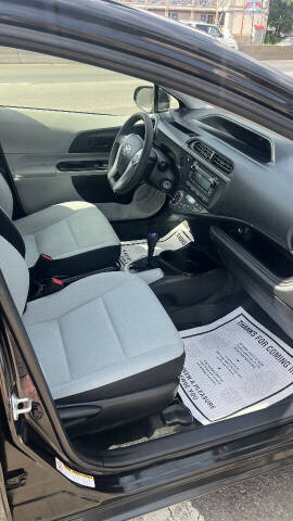 2014 Toyota Prius c Four