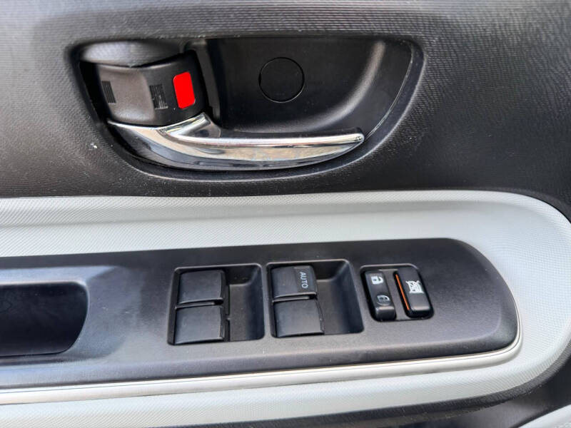 2014 Toyota Prius c Three