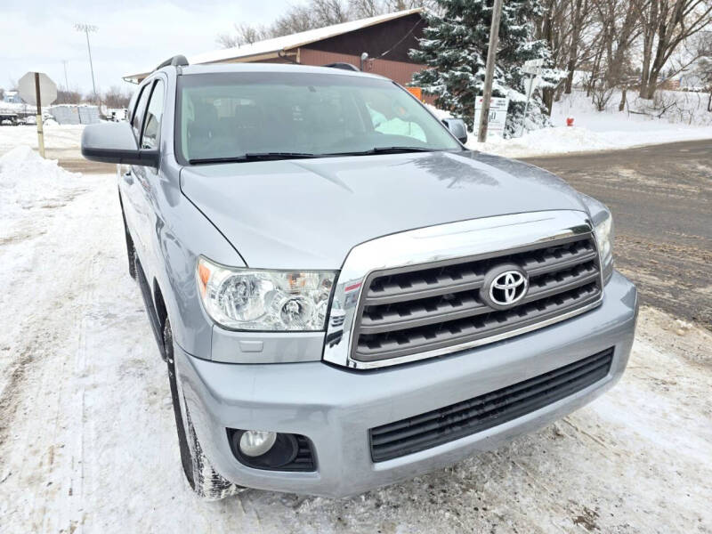 2013 Toyota Sequoia SR5's photo