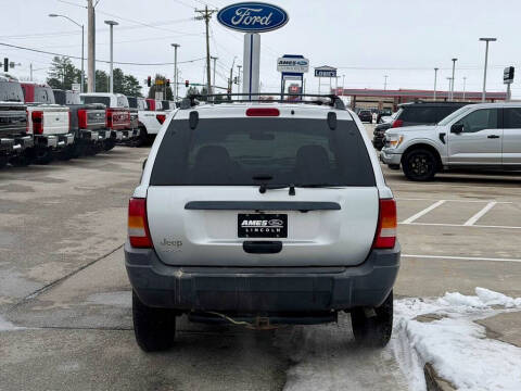 2004 Jeep Grand Cherokee Laredo