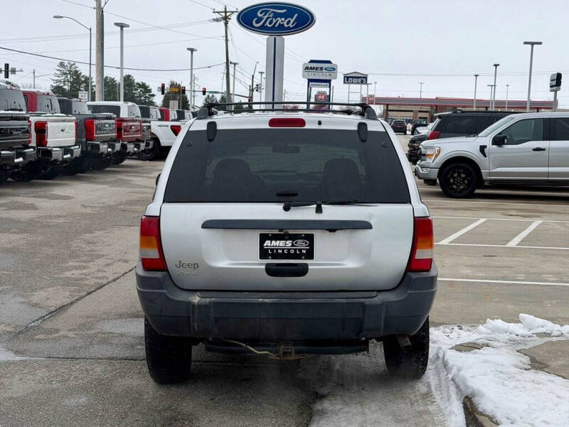 2004 Jeep Grand Cherokee Laredo
