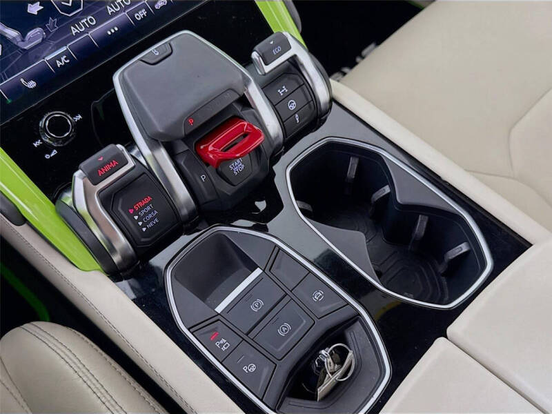 2022 Lamborghini Urus