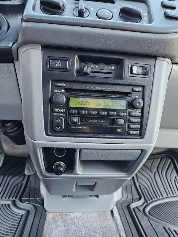 2000 Toyota Sienna XLE