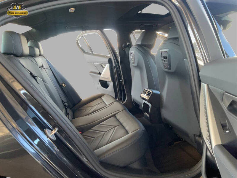 2025 BMW 5 Series 530i