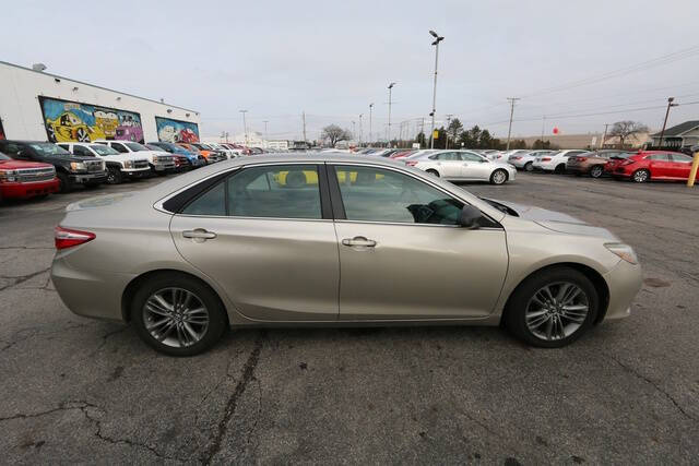 2017 Toyota Camry SE