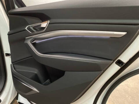 2024 Audi Q8 e-tron quattro Premium Plus