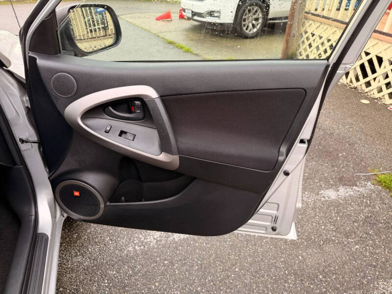 2007 Toyota RAV4 Sport