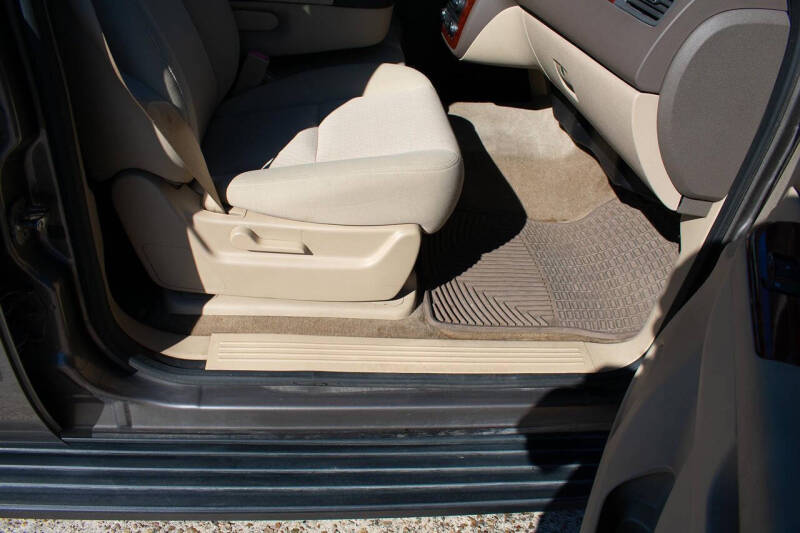 2012 Chevrolet Suburban LS