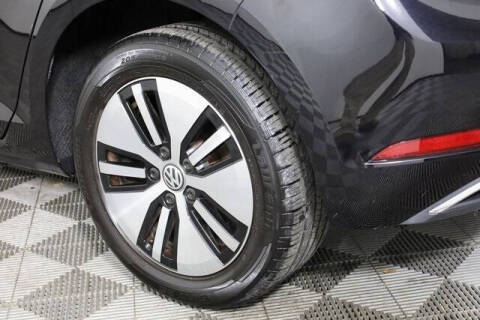 2017 Volkswagen e-Golf SE