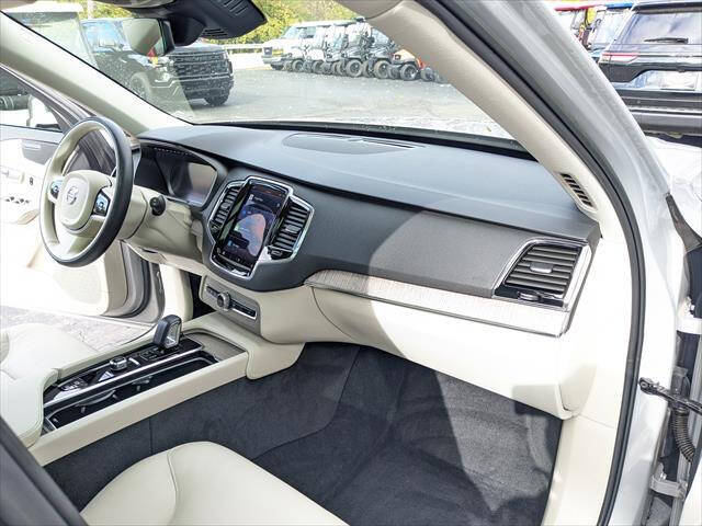 2023 Volvo XC90 B6 Plus Bright Theme 7P