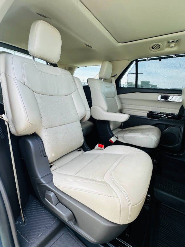 2021 Ford Explorer Platinum