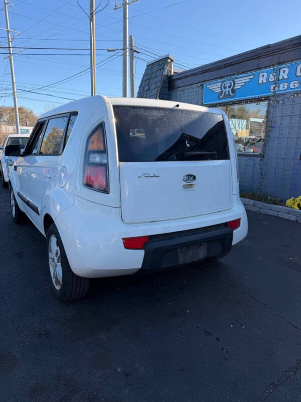 2011 Kia Soul +