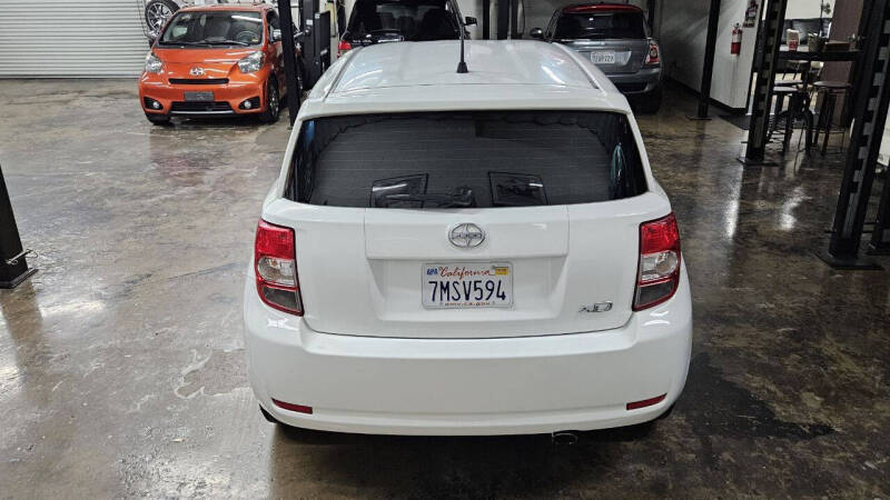 2009 Scion xD Base photo 8