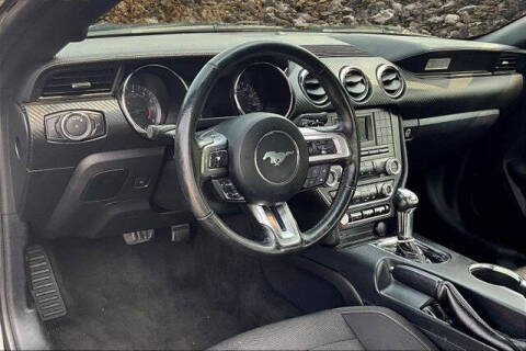 2016 Ford Mustang V6