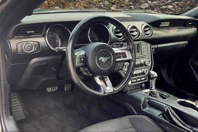 2016 Ford Mustang V6