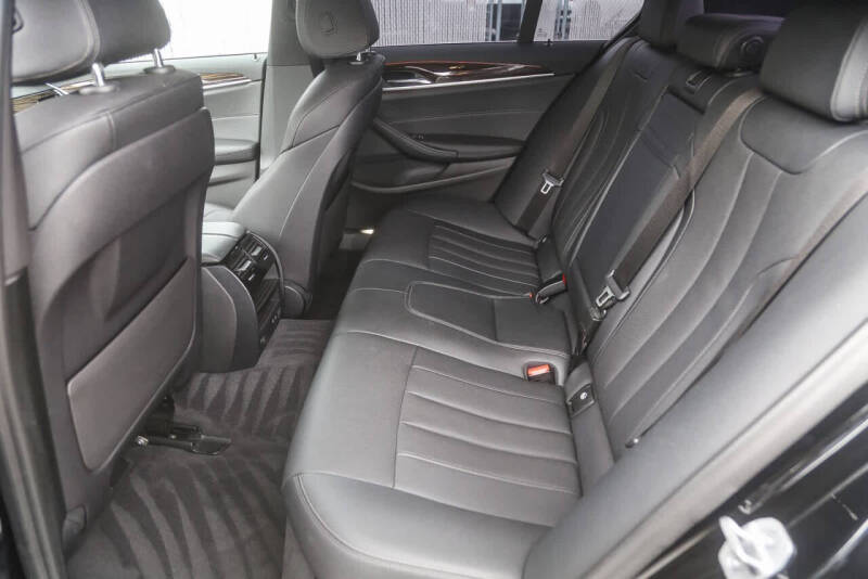 2023 BMW 5 Series 530i