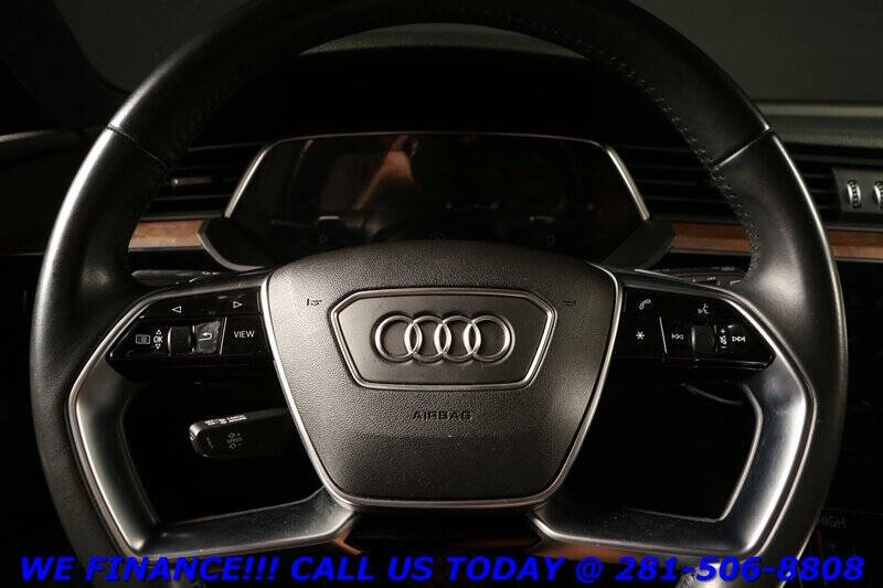 2019 Audi e-tron quattro Premium Plus