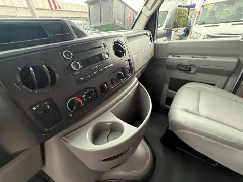 2017 Ford E-Series E-350 SD