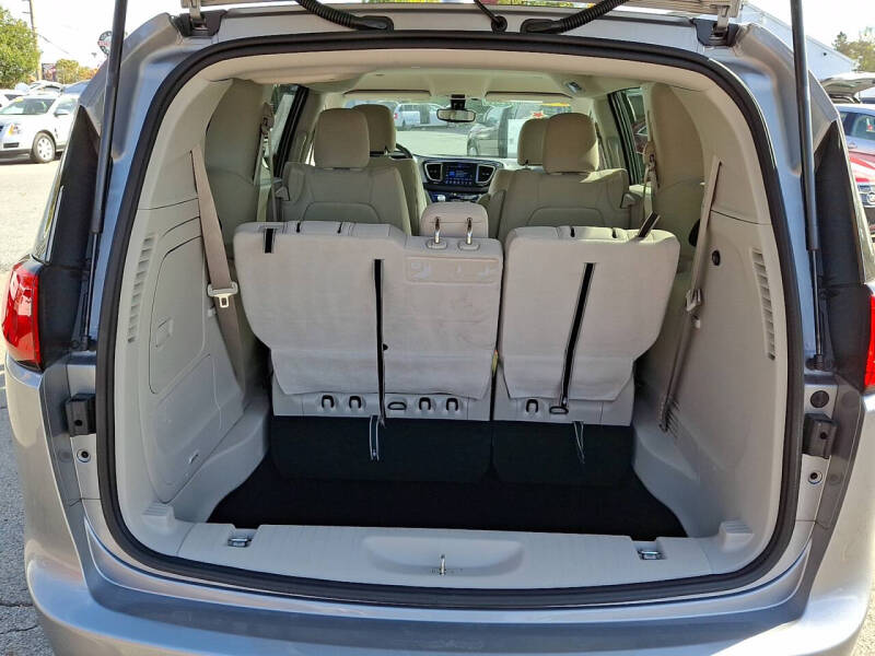 2017 Chrysler Pacifica Hybrid Touring Plus