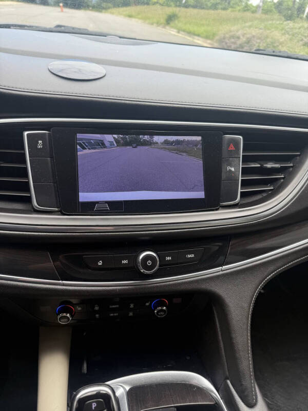 2020 Buick Enclave Essence