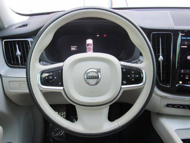 2023 Volvo XC60 B5 Plus Bright Theme