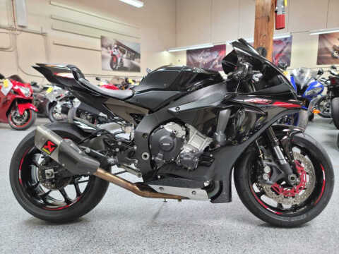 2015 Yamaha YZF-R1