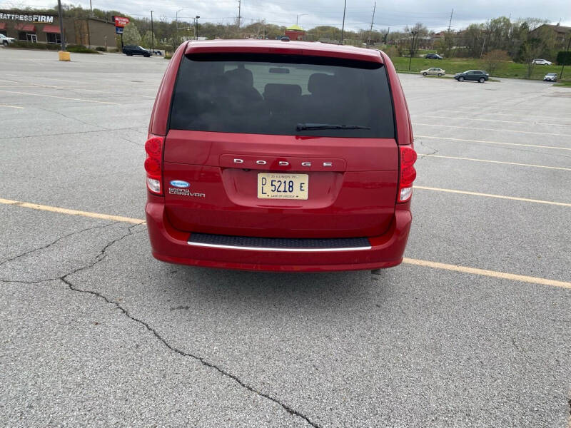 2016 Dodge Grand Caravan for sale at Unique Motors in Rock Island IL