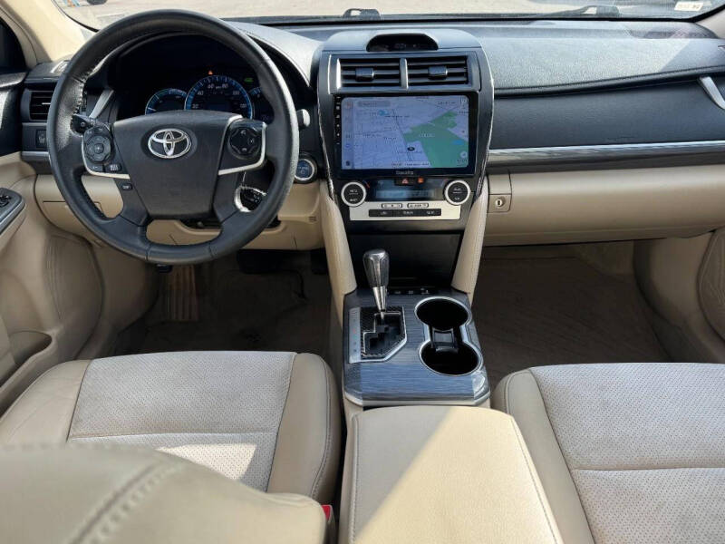 2014 Toyota Camry Hybrid LE