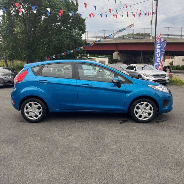 2013 Ford Fiesta SE