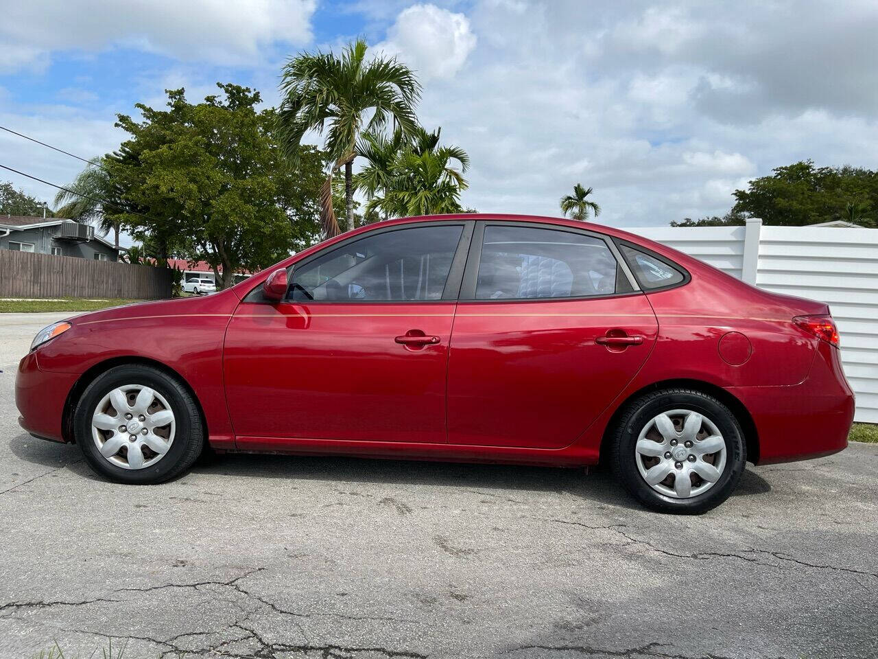 2008 HYUNDAI Elantra Sedan - $4,300