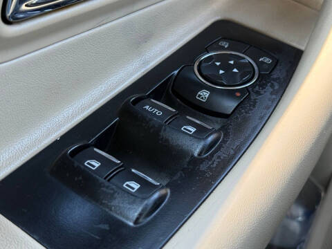 2016 Ford Taurus SE