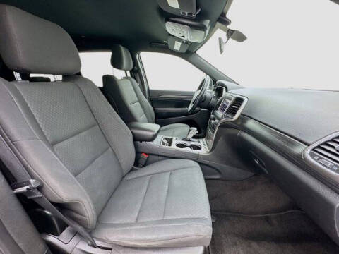 2019 Jeep Grand Cherokee Laredo E