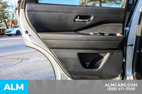 2024 Nissan Pathfinder SL