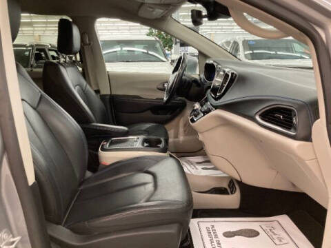 2021 Chrysler Pacifica Touring L