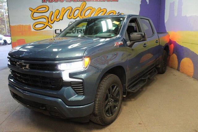 Used 2024 Chevrolet Silverado 1500 RST with VIN 1GCUDEE8XRZ202600 for sale in Grand Ledge, MI