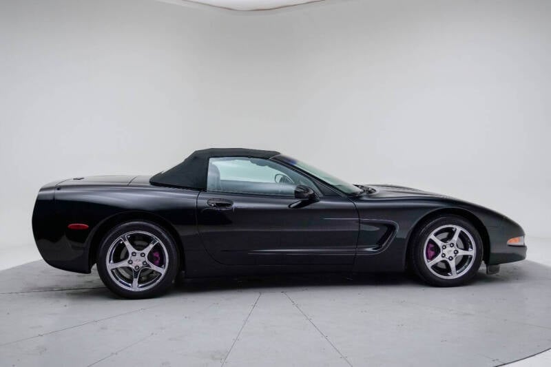 Used 1999 Chevrolet Corvette Base with VIN 1G1YY32G2X5121898 for sale in Terre Haute, IN