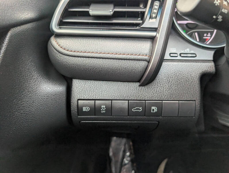 2018 Toyota Camry Hybrid LE