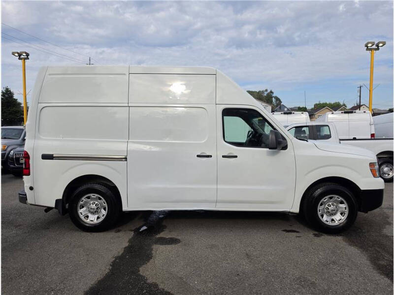 2017 Nissan NV