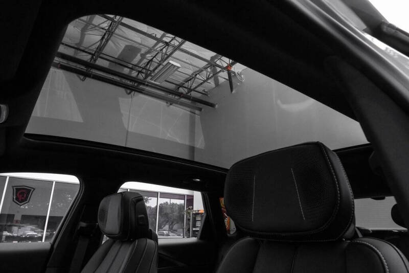 2024 Cadillac LYRIQ Luxury 3