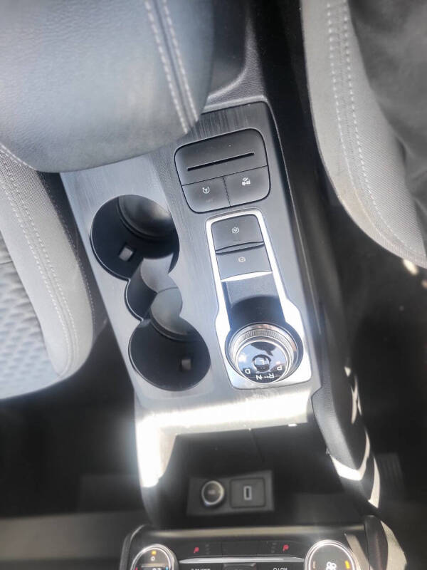 2020 Ford Escape SE