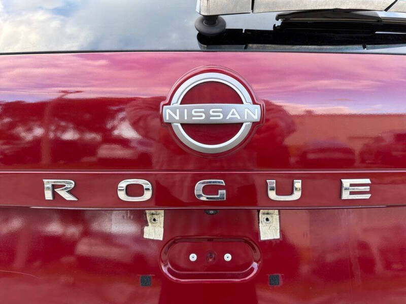 2022 Nissan Rogue SL