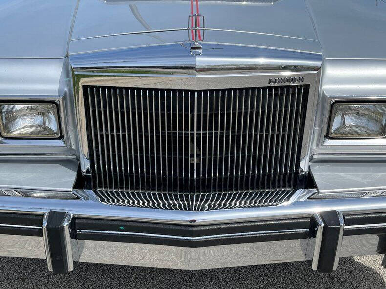 1984 Lincoln Town Car