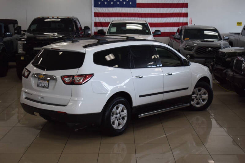 2017 Chevrolet Traverse LS