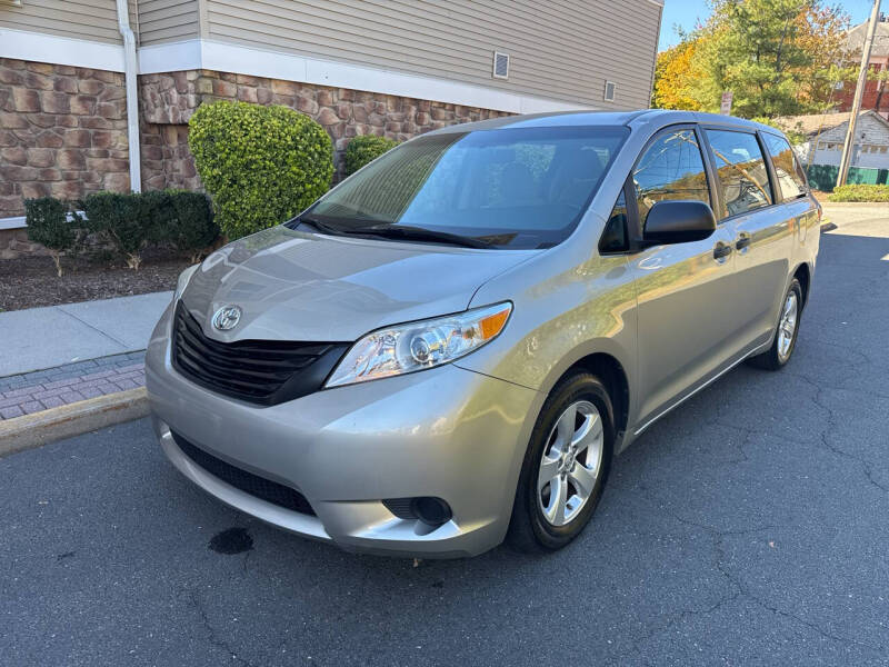2017 Toyota Sienna L's photo