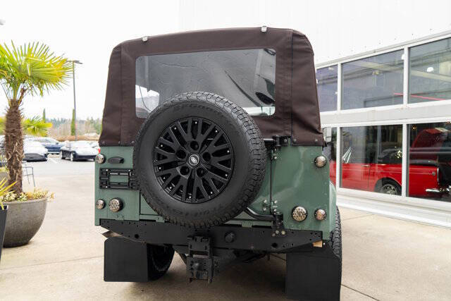 1990 Land Rover Defender 13